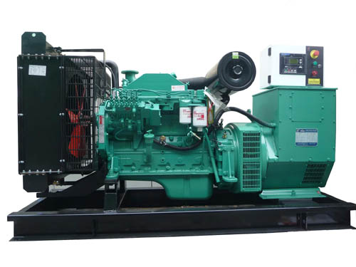 于洪海拔高度每升高 100 米，电缆载流量的降低率是多少？