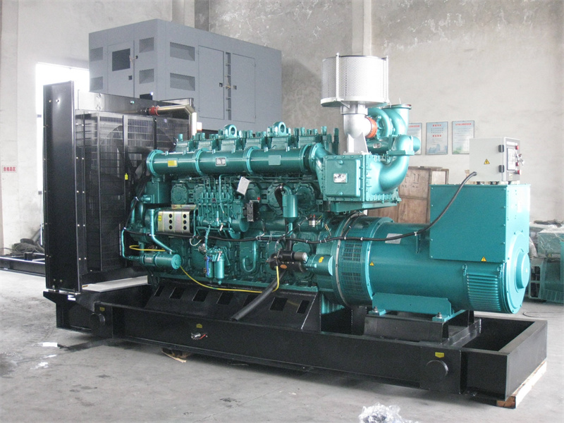 于洪200KW 柴油发电机的油耗是多少？